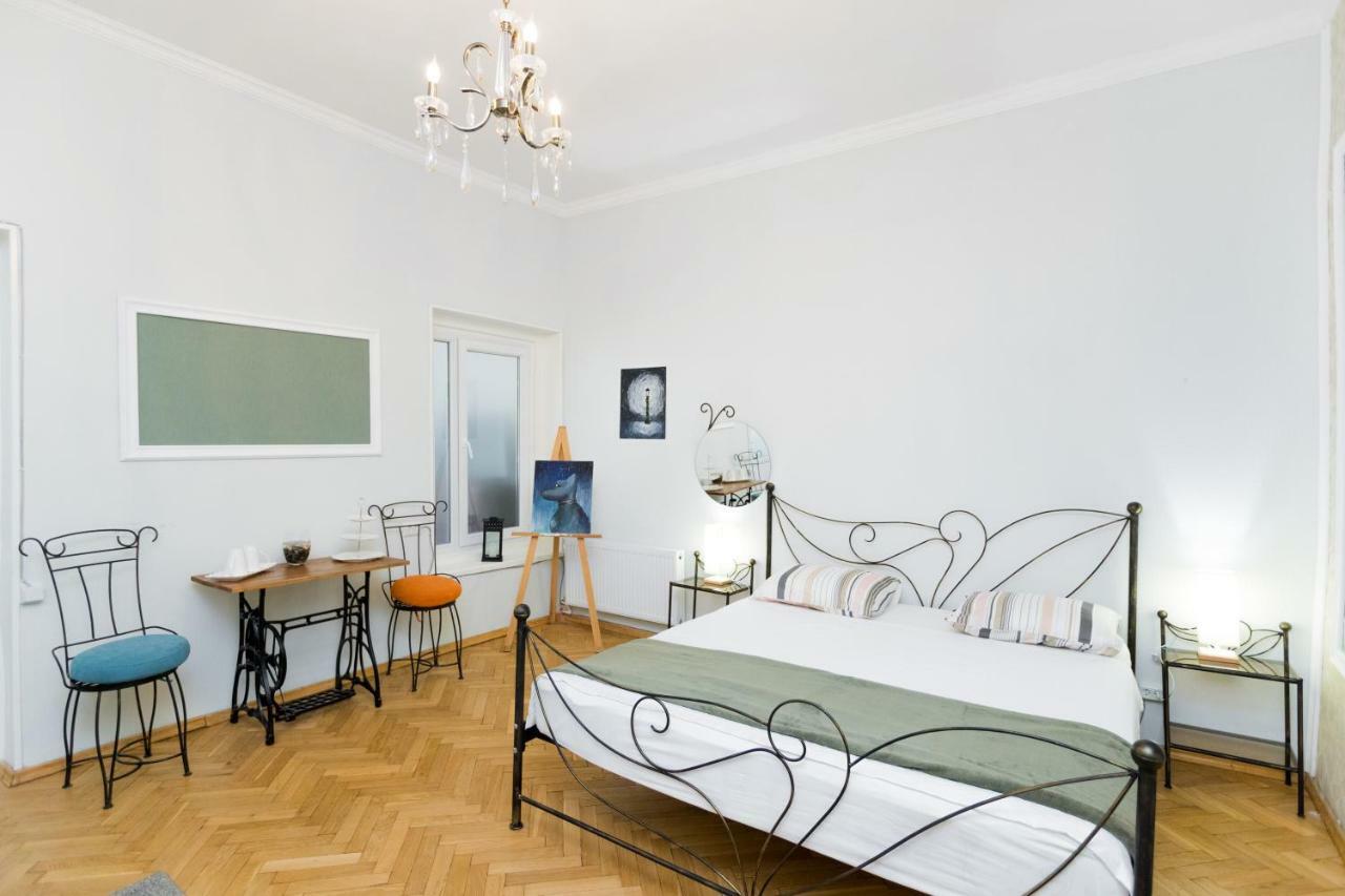 Apartamento Sololaki 18 Tiflis Exterior foto