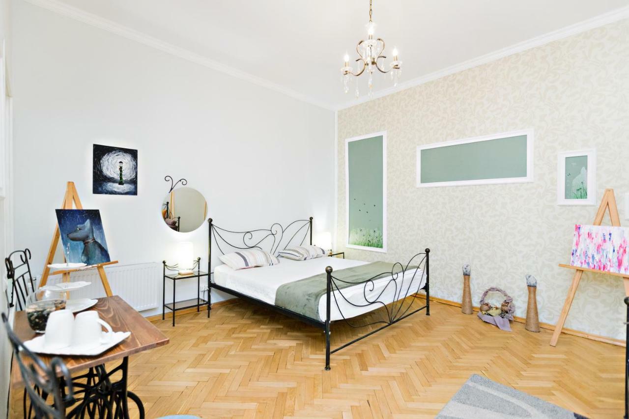 Apartamento Sololaki 18 Tiflis Exterior foto